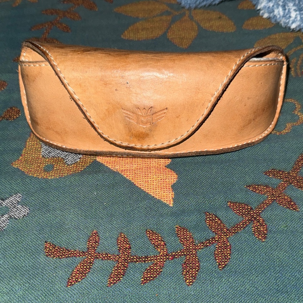 Consuela Diego Leather Sunglasses Case